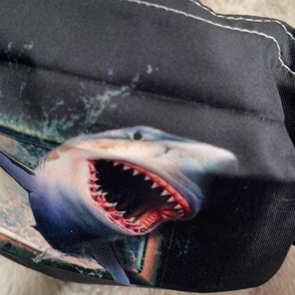 New Shark face mask - Picture 2 of 4
